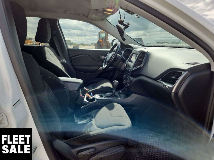 2020-jeep-cherokee-image-19