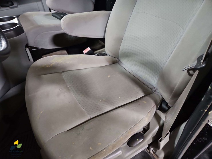 2013-ford-e150-image-45