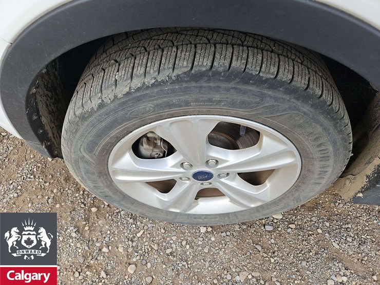 2016-ford-escape-se-image-9