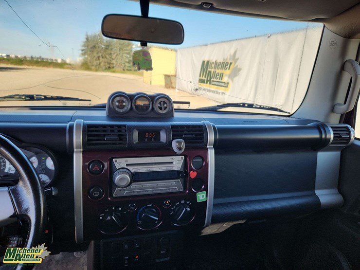 2007-toyota-fj-cruiser-image-16