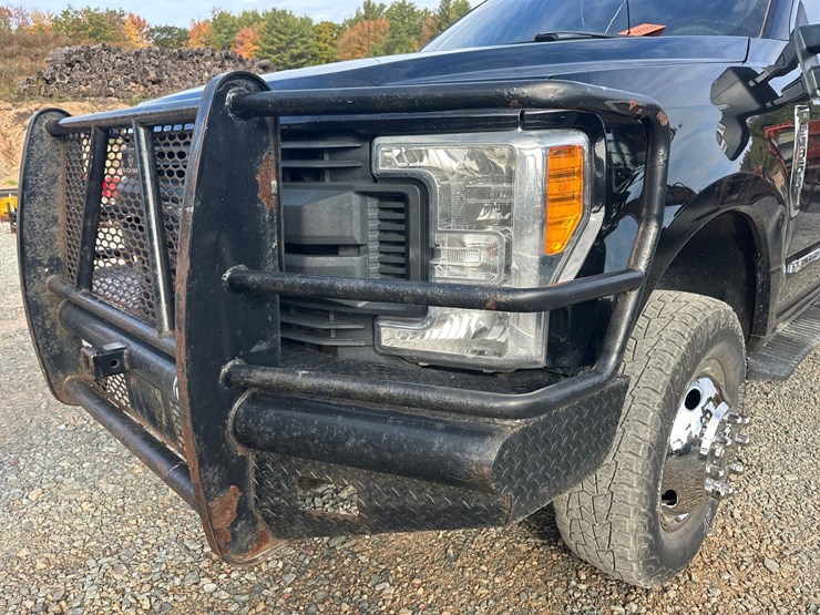 2017-ford-f350-xl-image-10