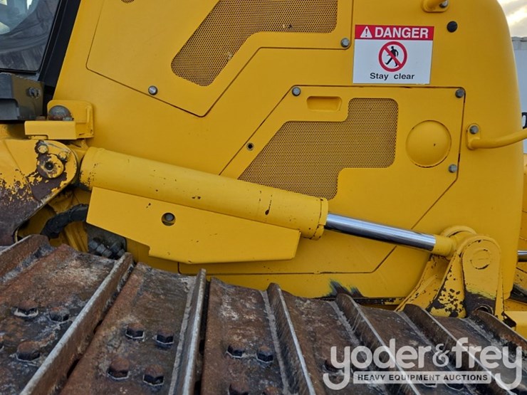 2023-komatsu-d61px-24-image-28