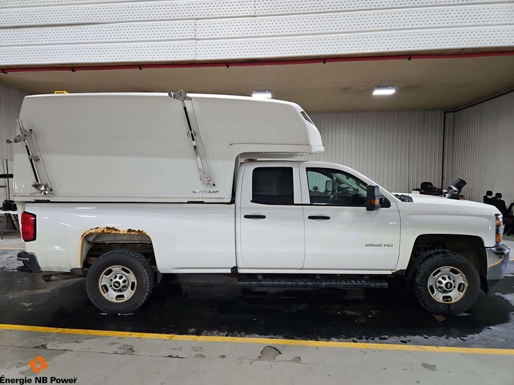 2016-chevrolet-silverado-2500hd-image-6