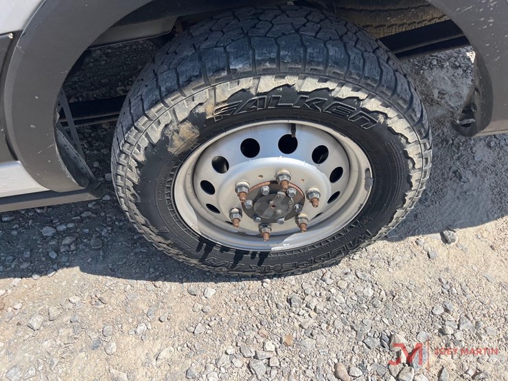 2020-ford-transit-250-van-image-12