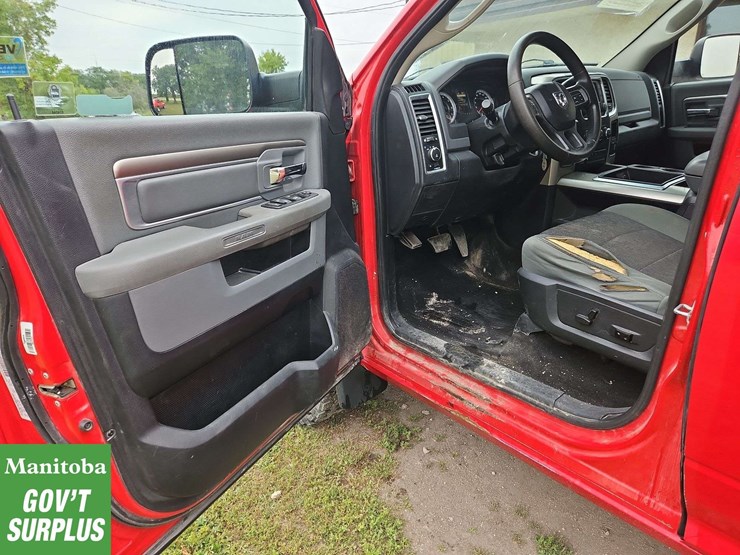 2015-dodge-2500-image-16