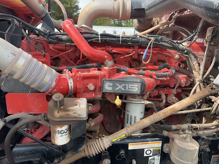 2022-peterbilt-389-image-21