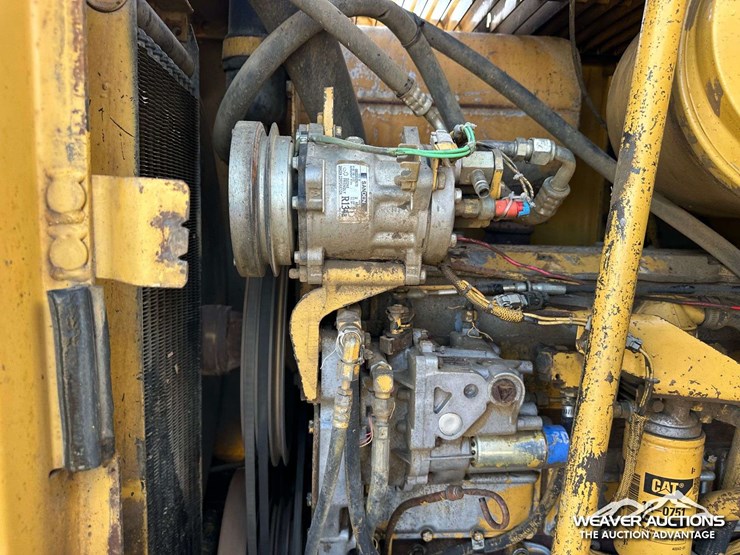 caterpillar-938f-image-62