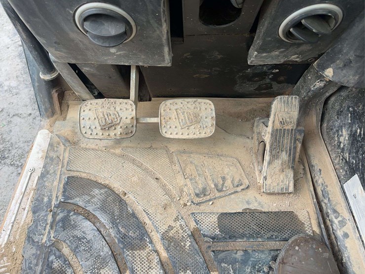 jcb-550-170-image-21