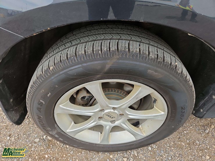 2010-volvo-xc60-image-11