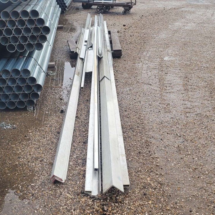(6) 25' Lengths of 2"x3" Aluminum Angle Iron