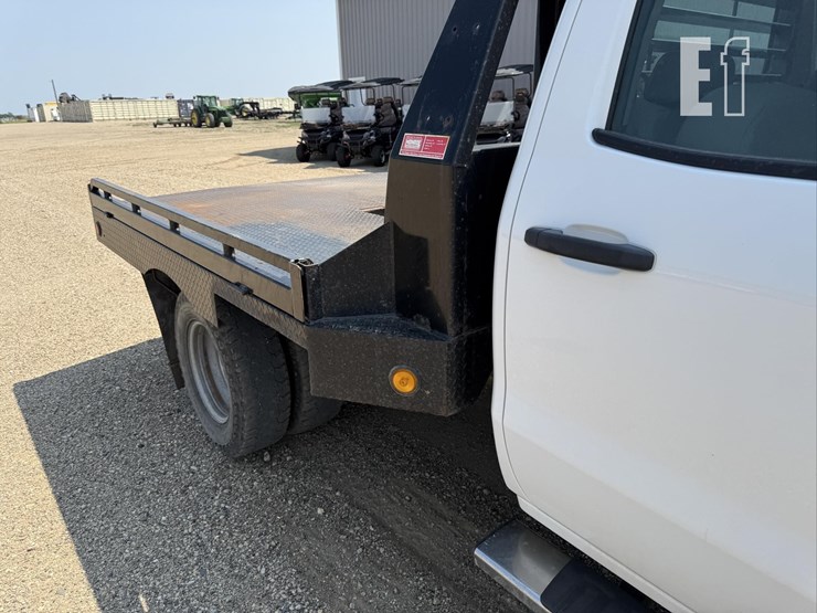 2015-chevrolet-3500hd-image-10