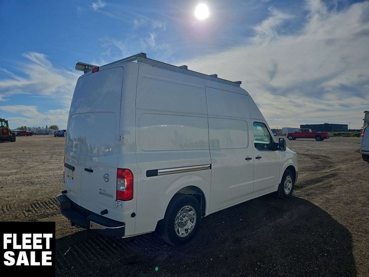 2019-nissan-nv3500hd-image-4