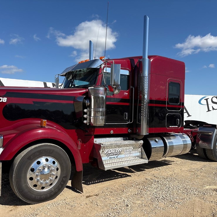 2023 KENWORTH W900L