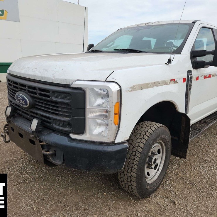 2023 FORD F350