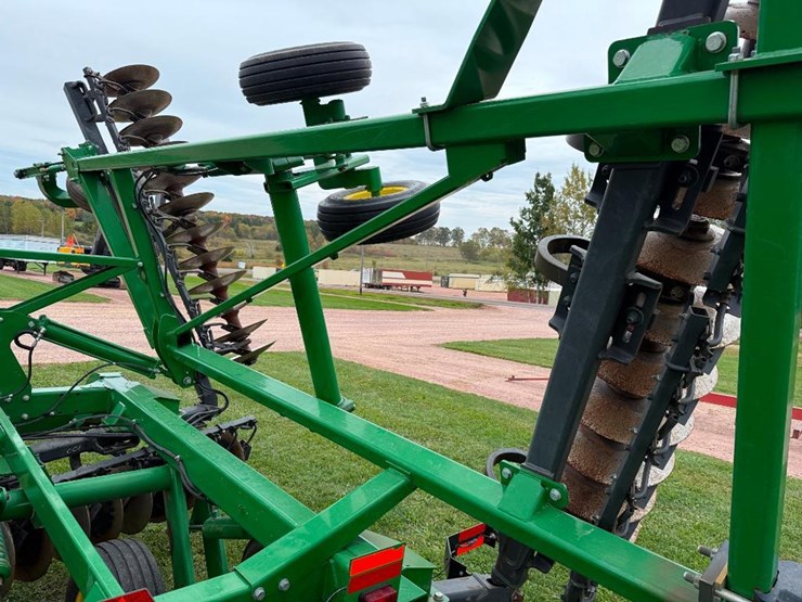 john-deere-2623-image-47
