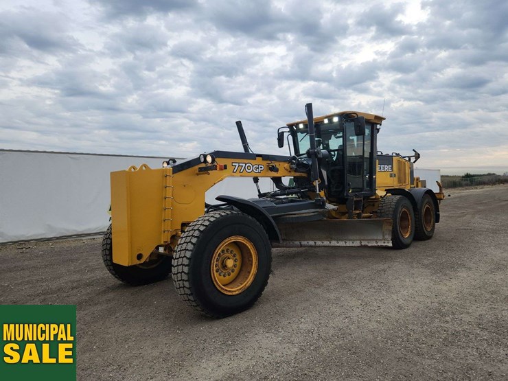 2012-deere-770gp-image-1