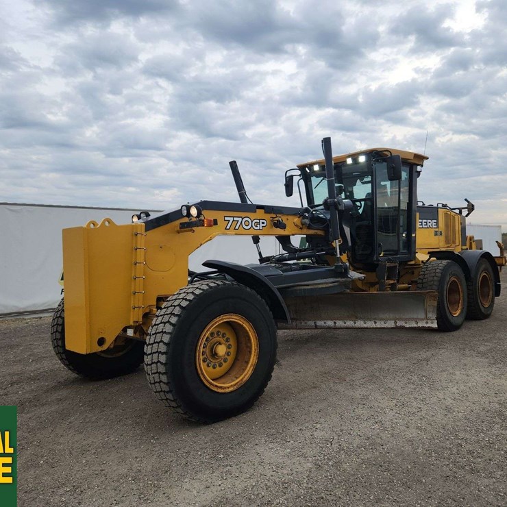 2012 DEERE 770GP