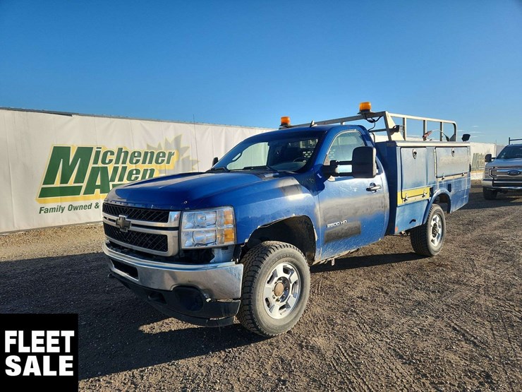 2011-chevrolet-silverado-3500hd-image-1