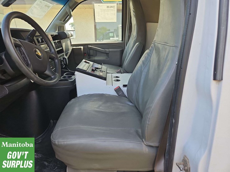2020-chevrolet-express-s/a-ambulance-image-13