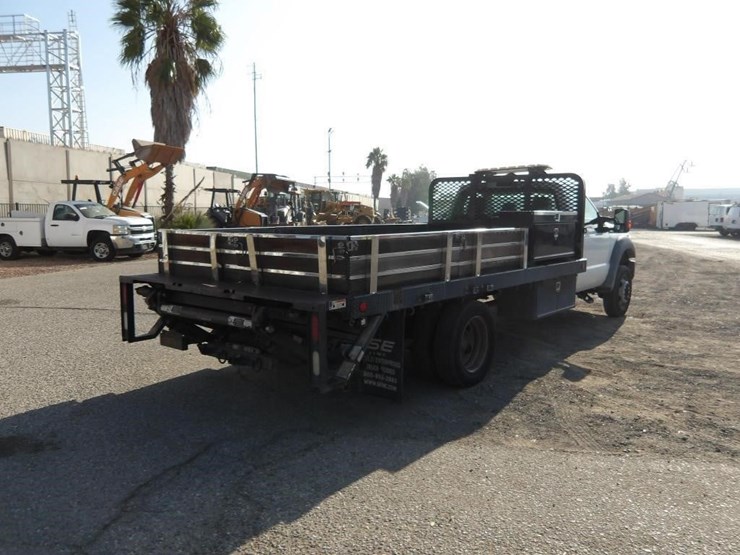 2016-ford-f550-xlt-image-3