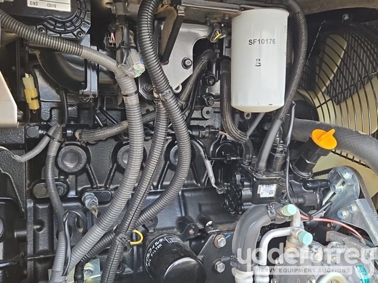 2020-deere-60g-image-47