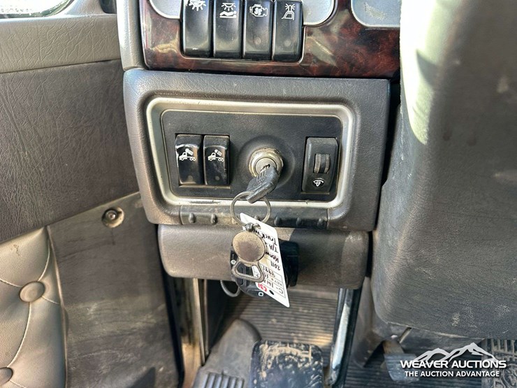 2011-kenworth-t800-image-19