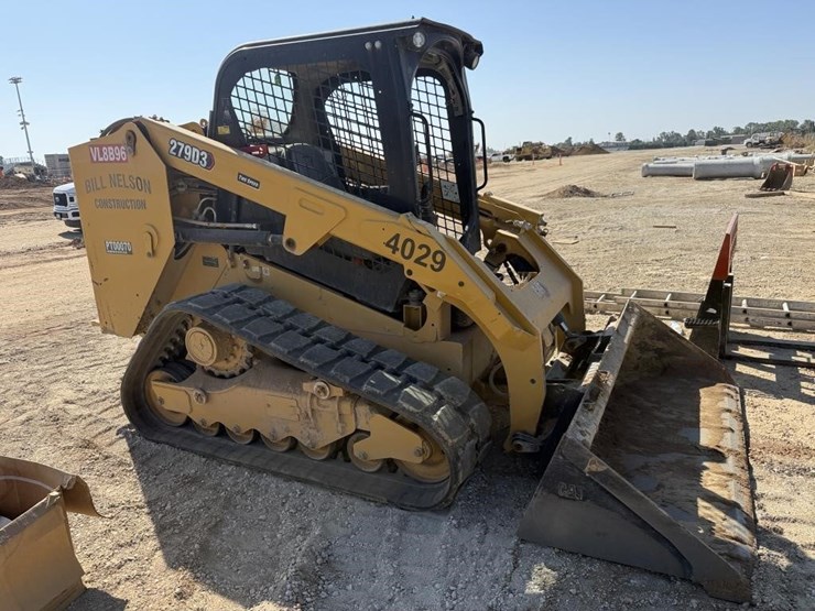2022-caterpillar-279d3-image-1