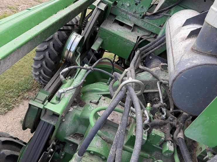 2009-john-deere-9770-sts-image-92