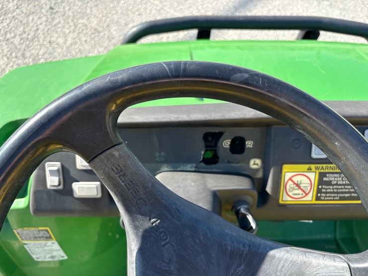 john-deere-turf-gator-image-11