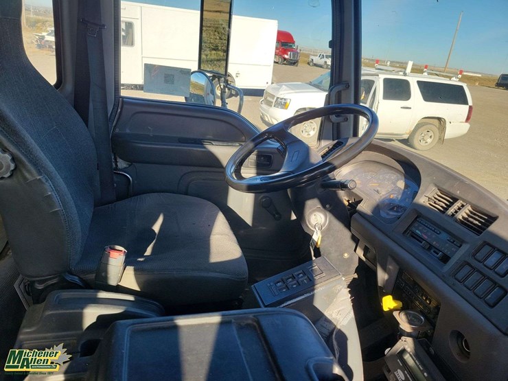 2007-gmc-t8500-image-26