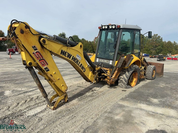 new-holland-b95b-image-5