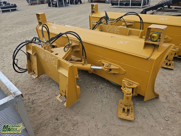 104in-hydraulic-2-way-snow-blade-attachment-image-3