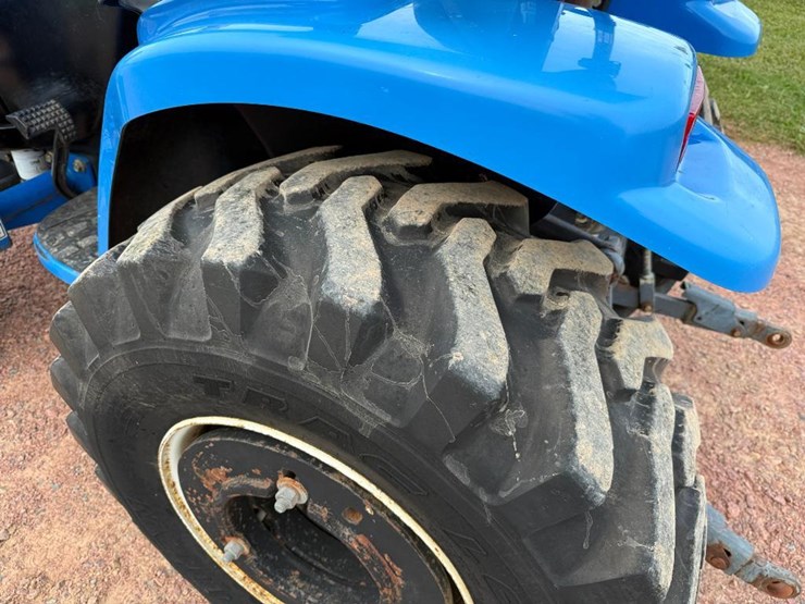new-holland-tc25d-image-6
