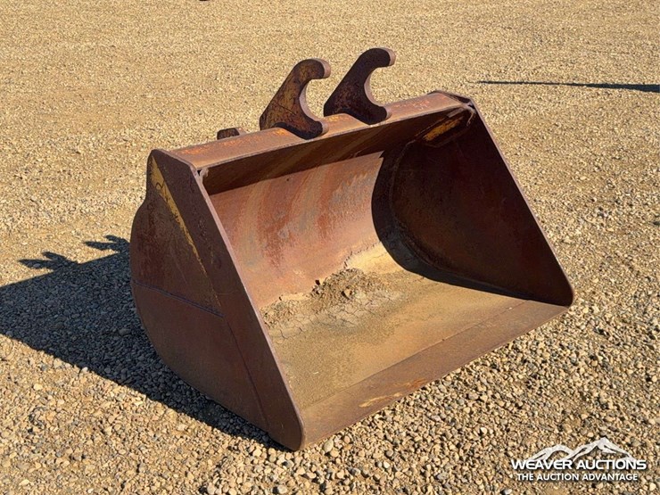 finning-58-in.-excavator-q/c-clean-out-bucket-image-2