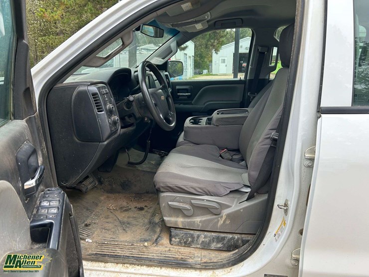 2018-chevrolet-silverado-2500hd-image-9
