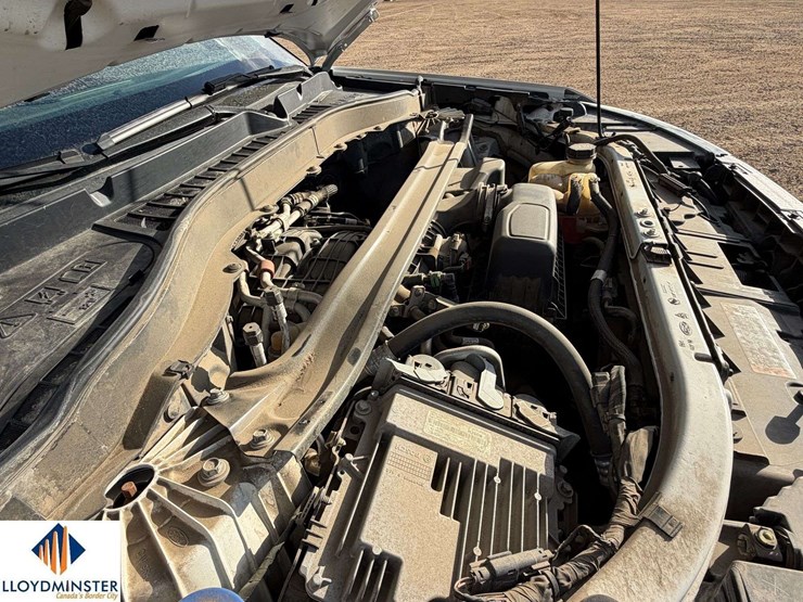 2021-ford-explorer-image-32