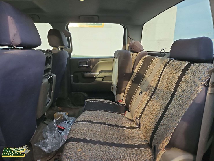 2015-chevrolet-silverado-2500hd-image-14