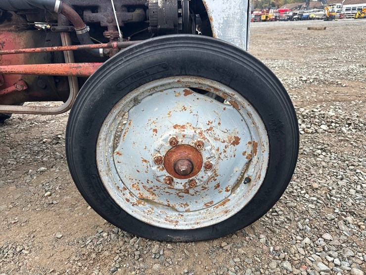 ford-8n-image-40