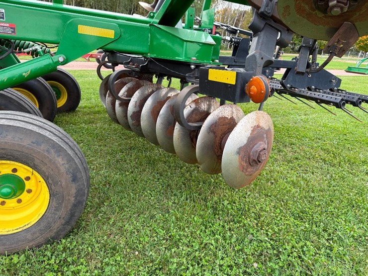 john-deere-2623-image-22
