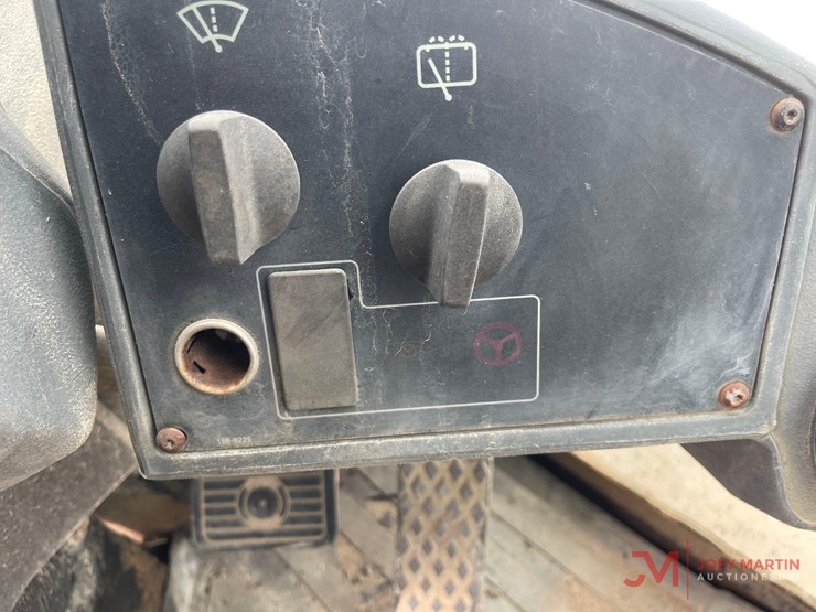 2001-caterpillar-924g-image-19
