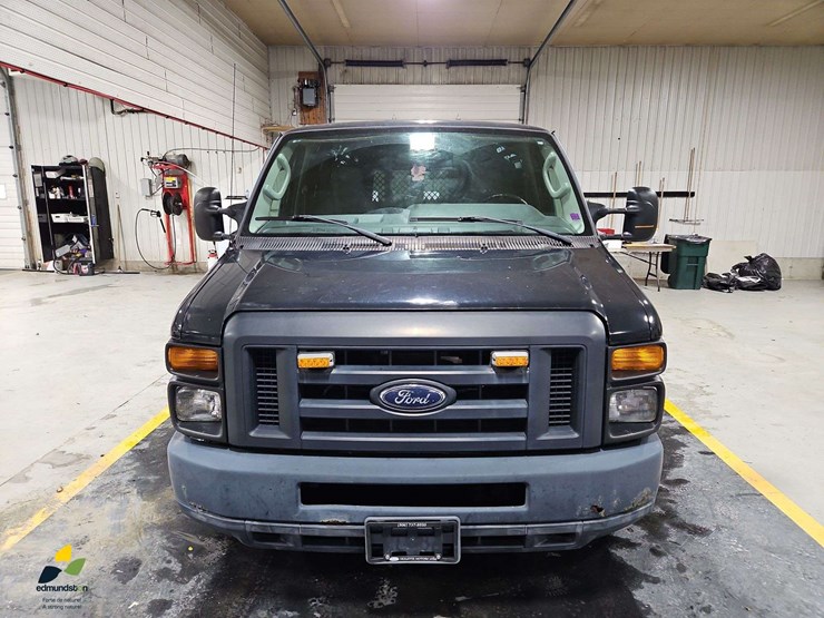 2013-ford-e150-image-8