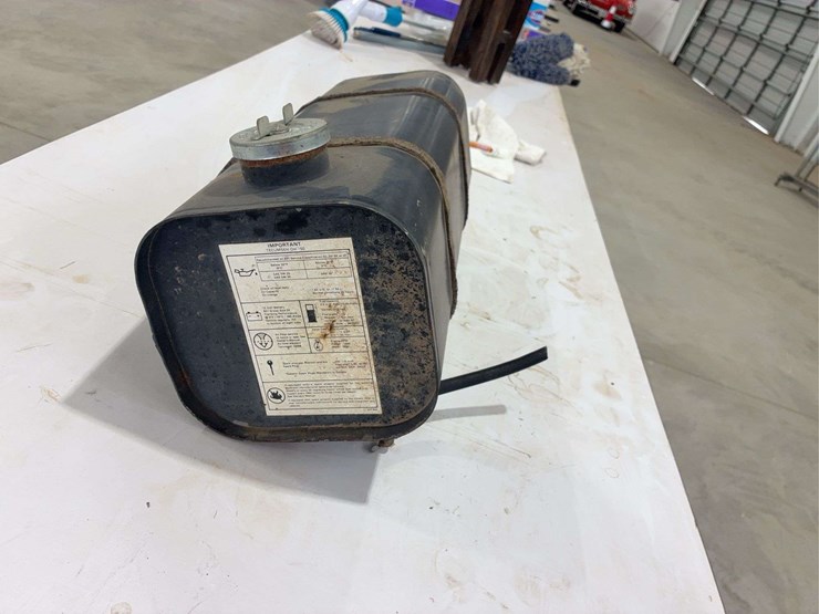 3.5-gallon-fuel-tank-image-2