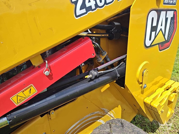 2024-caterpillar-246d3-image-9