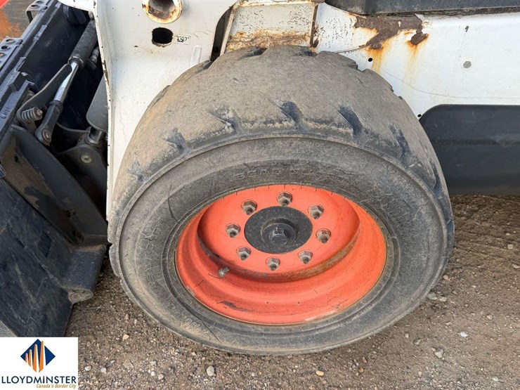 2015-bobcat-s570-image-8