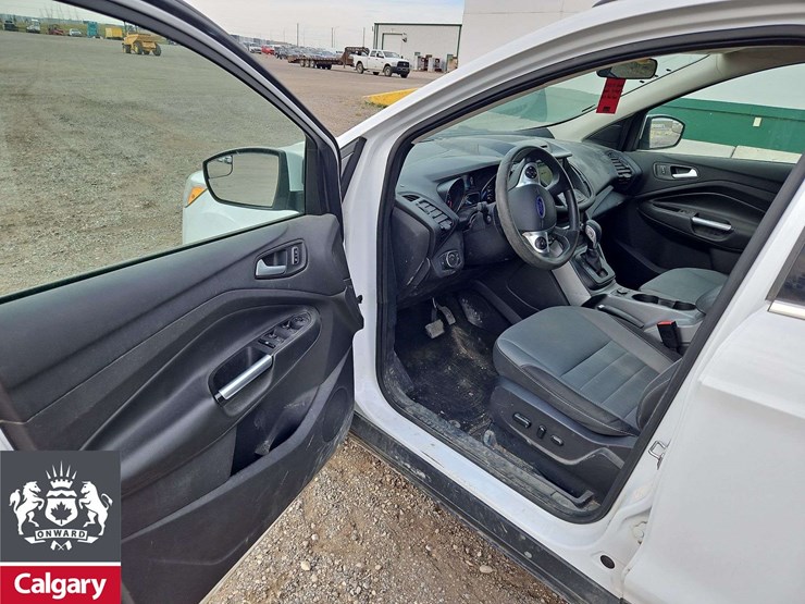 2016-ford-escape-se-image-13