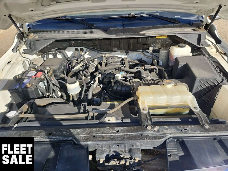 2019-nissan-nv3500hd-image-26