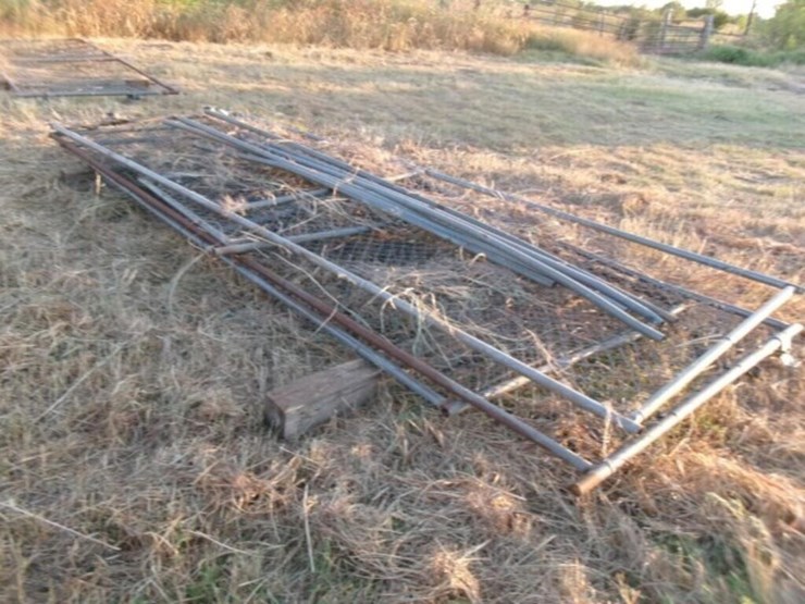 gates,-galvanized-chainlink-5pcs-w/misc-components-image-3