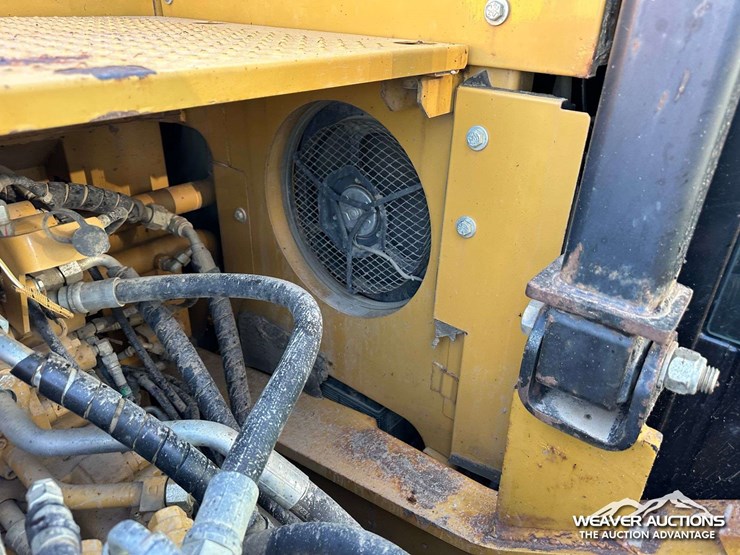 caterpillar-324e-image-61