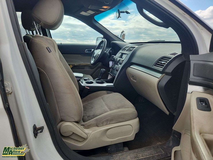 2013-ford-explorer-image-17