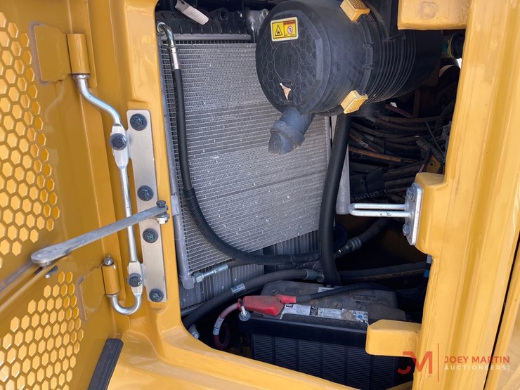 caterpillar-310-image-7